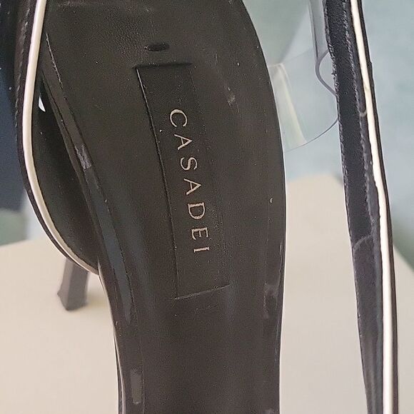 Shoes    - Picture 9 of 12